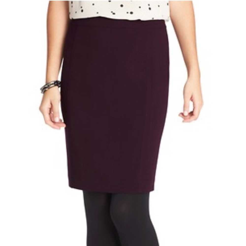 Mid weight Loft pencil skirt.